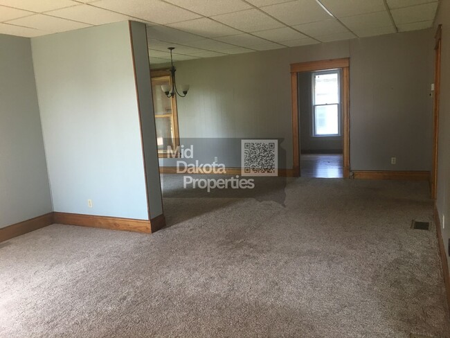 Building Photo - 517 N Duff St