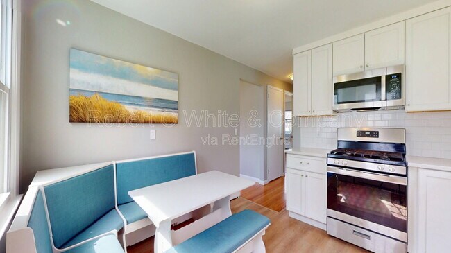 Building Photo - 161 Mona Terrace