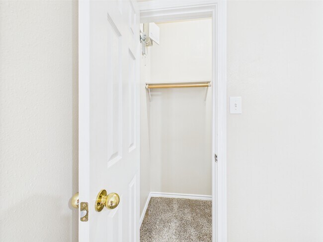 Building Photo - 612 Townplace Dr