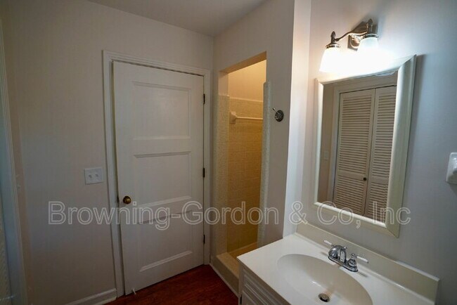 Building Photo - 5345 Green Valley Ct