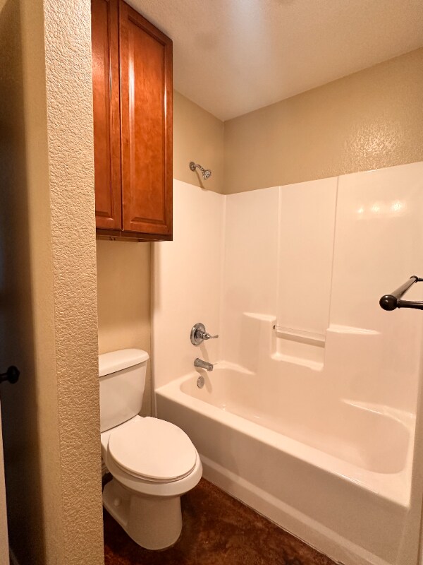 Building Photo - 5205 Graceland Dr