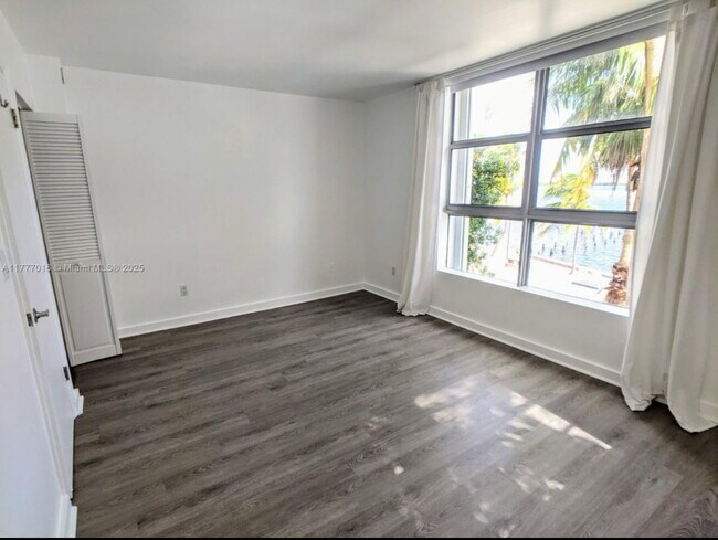Building Photo - Northeast 64th Street, Miami, FL 33138 - 1 BR 1 BA condo