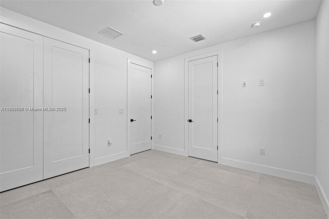 Building Photo - 8946 NW 176th Ln