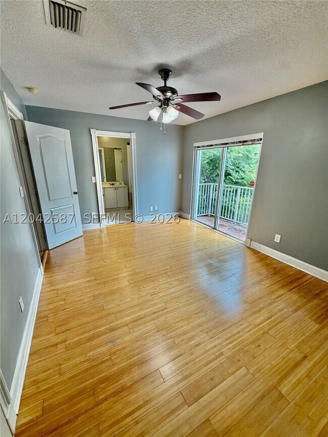 Building Photo - 2825 SW 127th Way