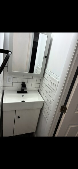 Building Photo - 3 Ross St