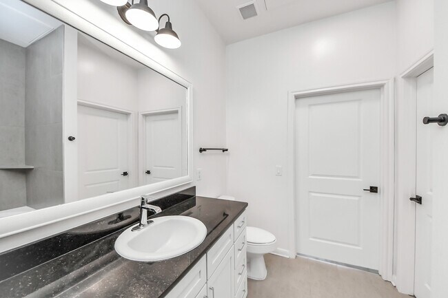 Building Photo - 6363 San Felipe St