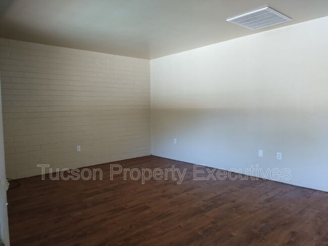 Building Photo - 8934 S Nogales Hwy