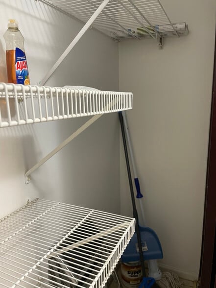 Building Photo - 1905 Tall Oaks Dr