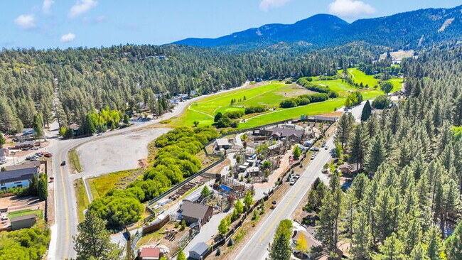Building Photo - Remodeled 2 Bed / 1 Bath Near Bear Mountain & Golf Course