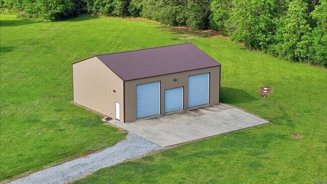 Building Photo - 4072 MS-471