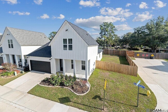 Building Photo - 802 Marlstone Dr