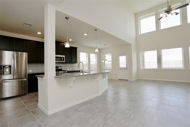 Building Photo - 2218 Golden Bay Ln