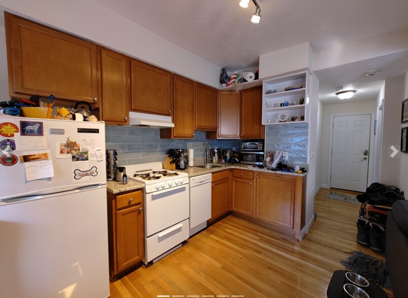 Building Photo - 1054 Cambridge St