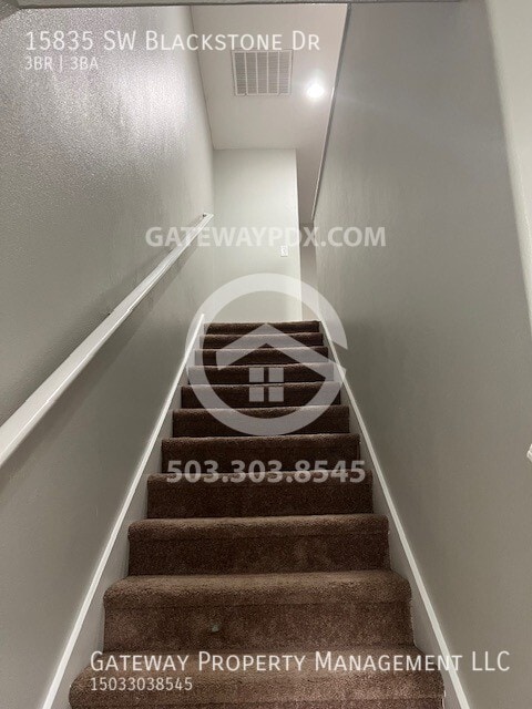 Building Photo - 15835 SW Blackstone Dr