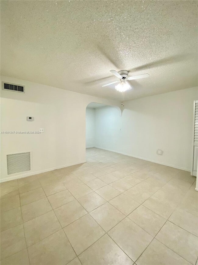 Building Photo - 3360 SW 6th St