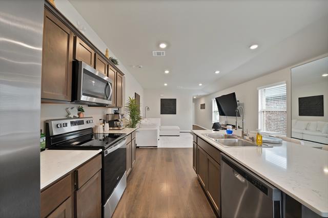 Building Photo - 2117 Ocelot St