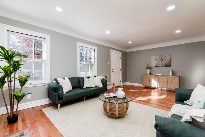 Building Photo - 554 S Clay Ave