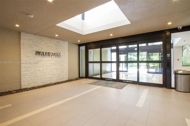 Building Photo - 181 Crandon Blvd
