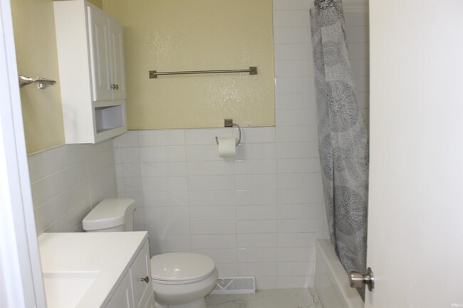 Building Photo - 1716 S Walnut Ln