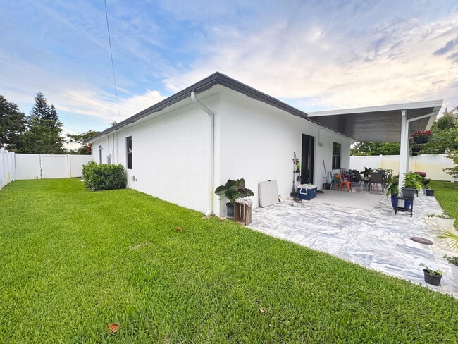 Building Photo - 3855 Ocala Rd