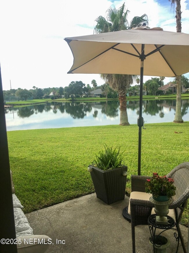 Building Photo - 361 Crossroad Lakes Dr