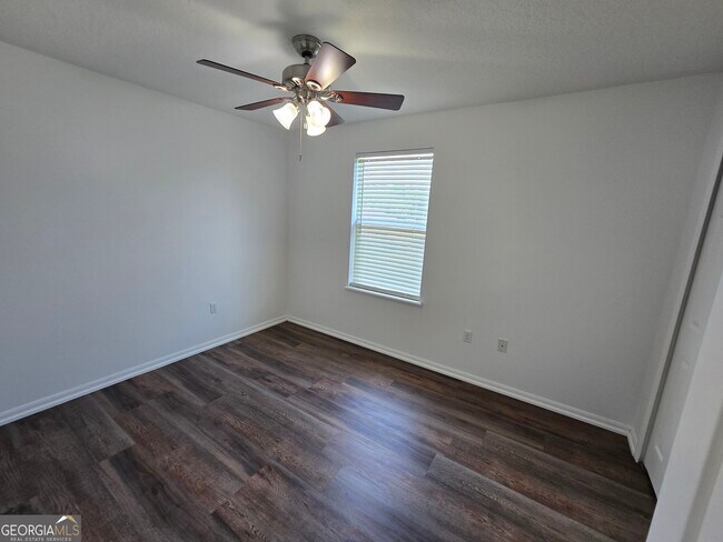 Building Photo - 110 Pine Bluff Blvd W