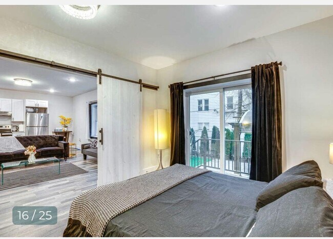 Building Photo - 65 Corbin Ave