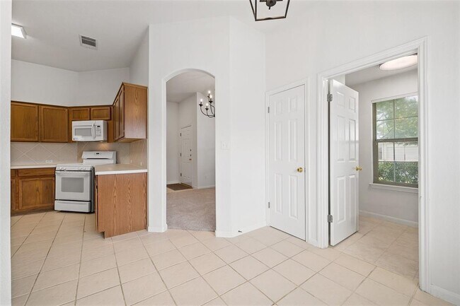 Building Photo - 1800 White Indigo Trail