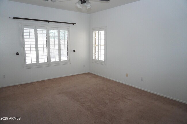 Building Photo - 4077 E Claxton Ave