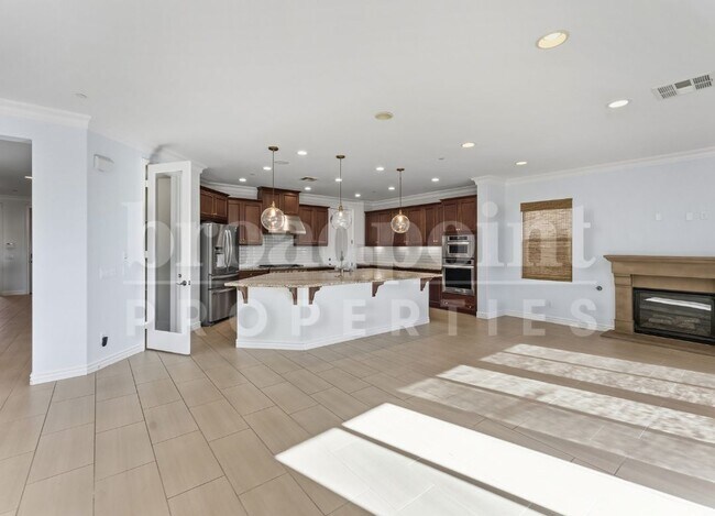 Building Photo - 1672 N Las Flores Dr
