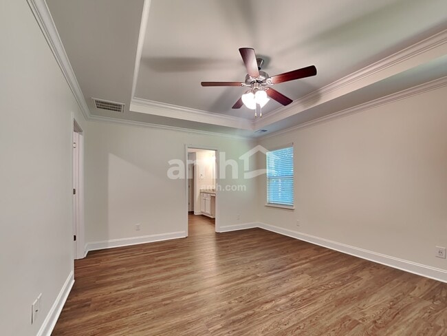 Building Photo - 1009 Theodore Rd