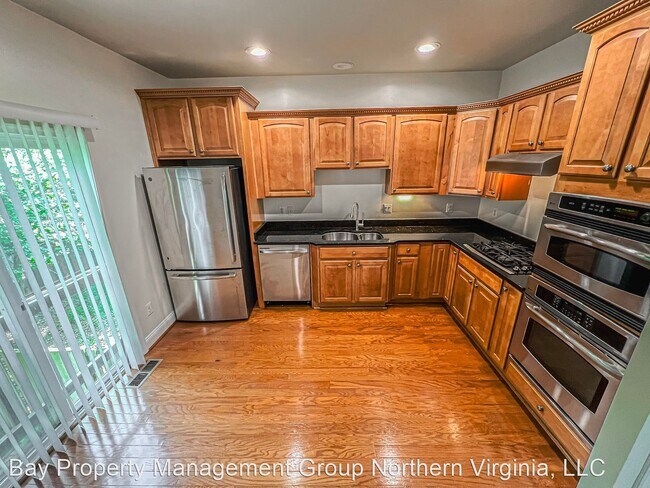 Building Photo - 3 br, 2.5 bath House - 11912 Hayes Station...