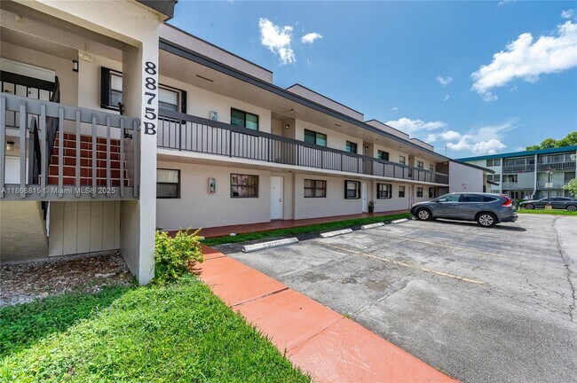 Building Photo - 8875b Fontainebleau Blvd