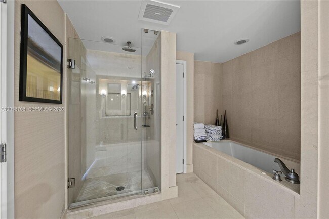 Building Photo - 6899 Collins Ave