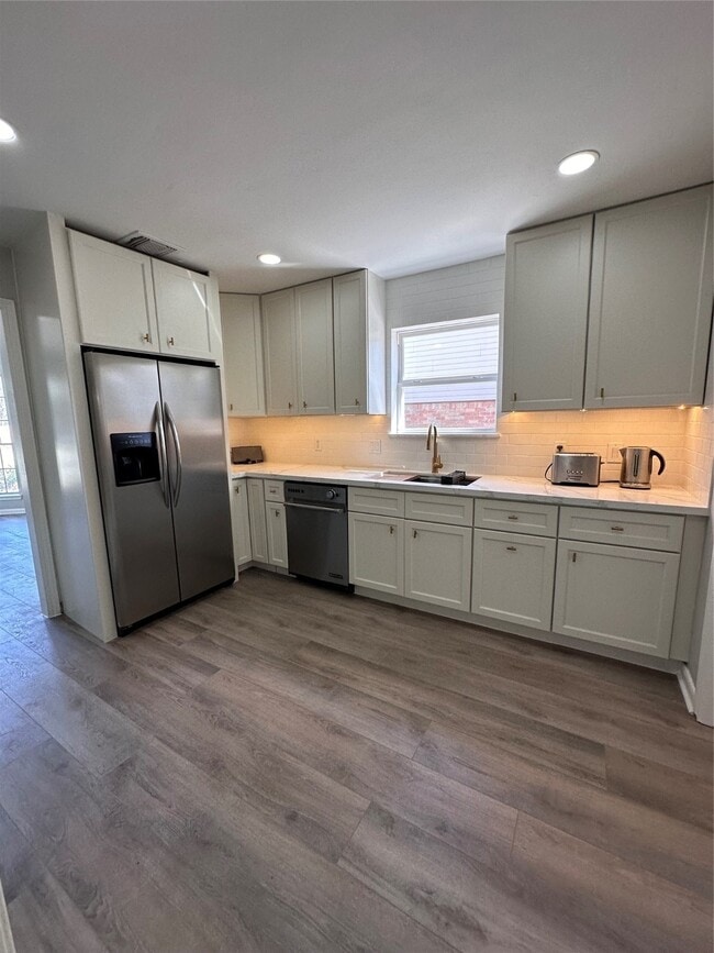 Building Photo - 17707 Moss Point Dr