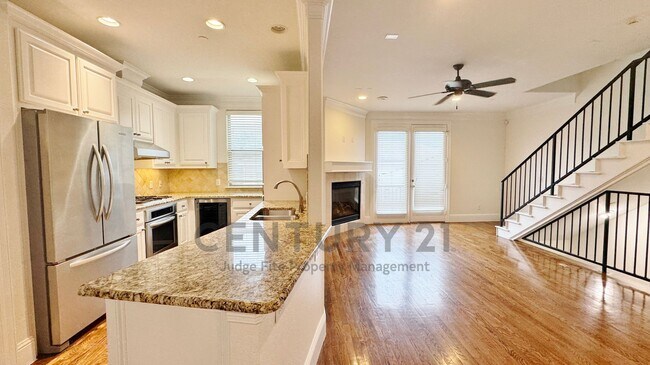 Building Photo - 4148 Grassmere Ln