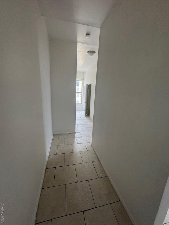 Building Photo - 238 S 3rd Ave