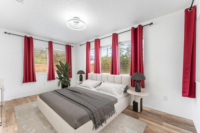 Building Photo - 4780 NE 8th Terrace