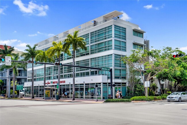 Building View - Miami - 421 Meridian Ave