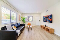 Building Photo - 700 SW 11th Ave