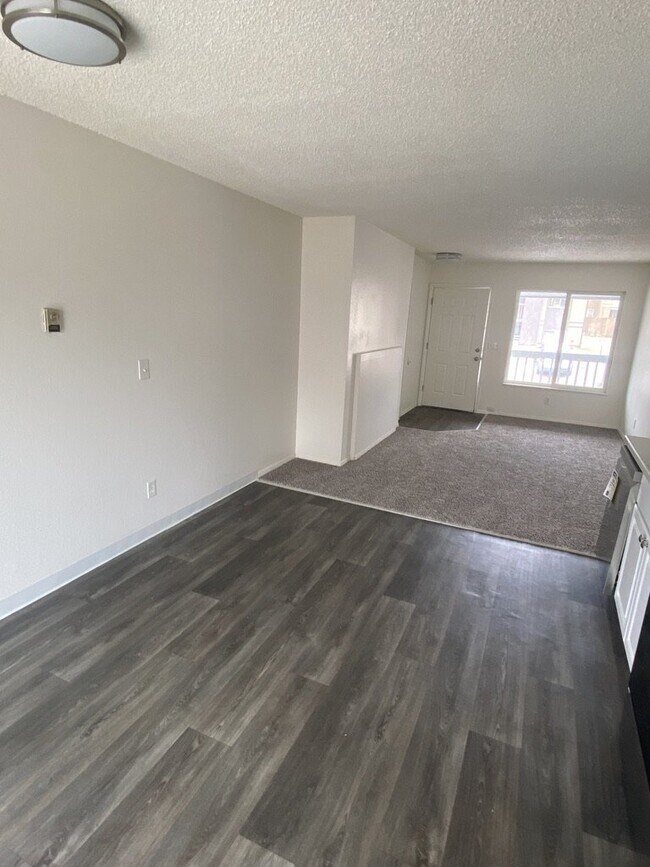 Building Photo - "Cozy 2-Bed Retreat with Charm!"