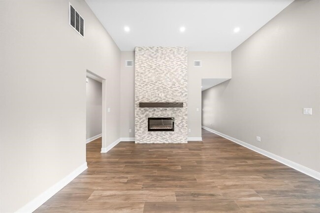 Building Photo - 23307 Apple Arbor Dr