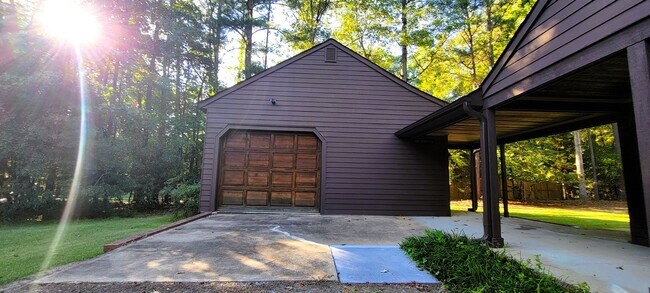 Building Photo - Remodeled secluded wooded oasis off of Qualla Road with handicap access