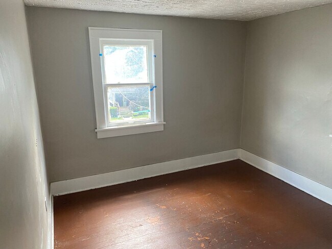 Building Photo - Spacious 3-Bedroom Home for Lease in Akron