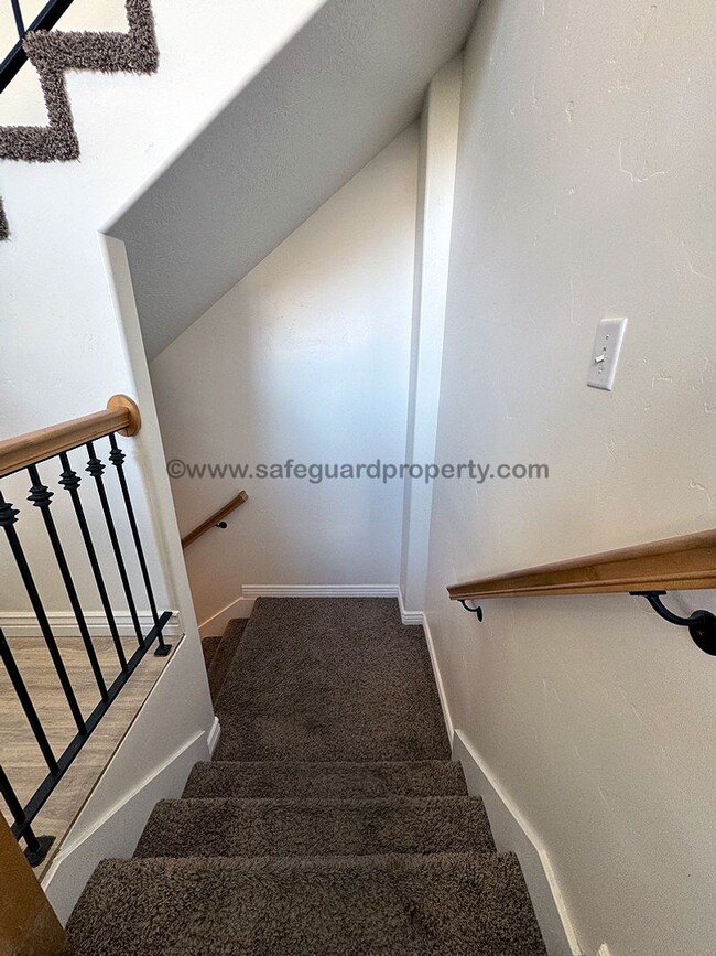 Building Photo - Beautiful Home available with Short Term L...