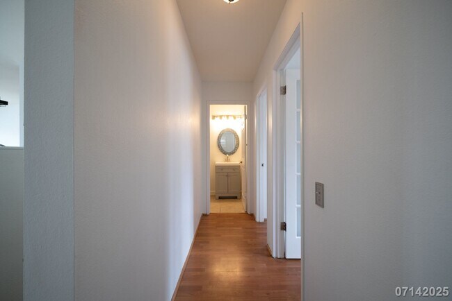 Building Photo - 3Bd, 2Ba Condo in Lombard Way, Ewa Gentry