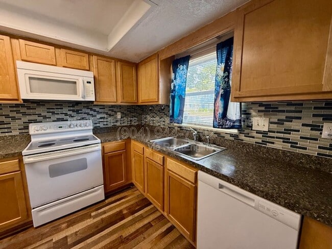 Building Photo - 11406 Bedford Oaks Dr