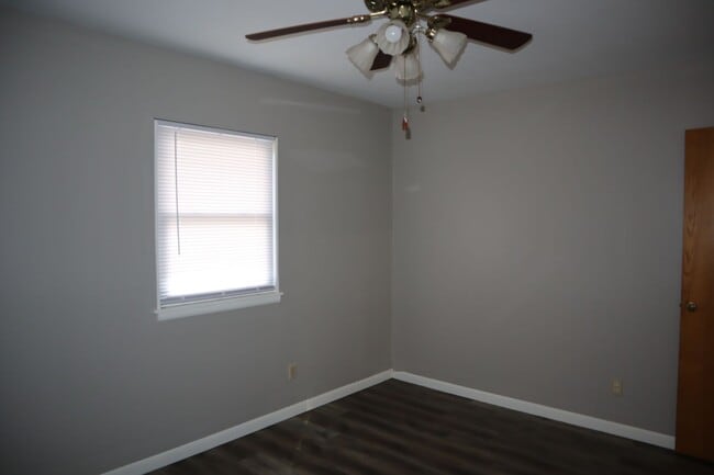 Building Photo - Covered Parking for 3 vehicles!