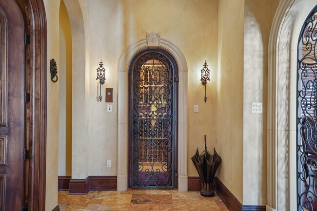 Building Photo - 1363 Oceanview Dr
