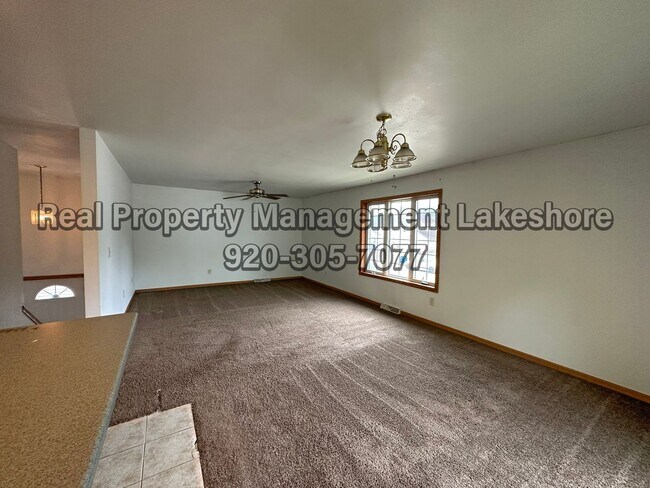 Building Photo - Spacious 5-Bedroom, 2-Bathroom House for Rent